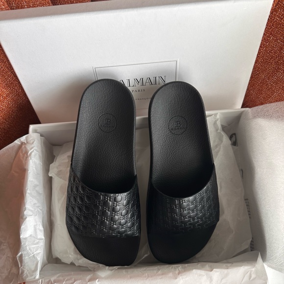 Balmain Slides (RUNS SMALL) - Picture 2 of 5